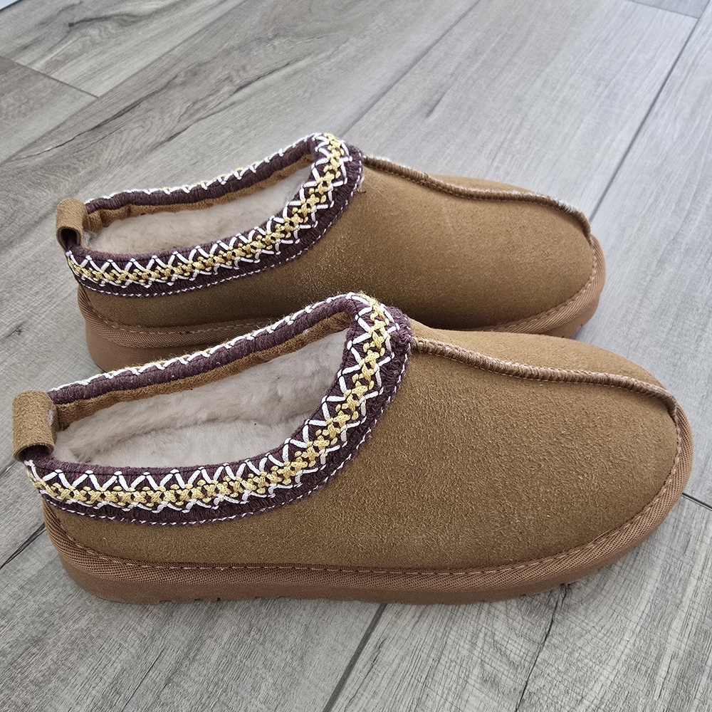 NWOT Women’s Clogs
